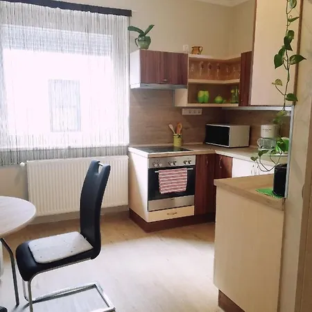 Διαμέρισμα Agi Vendeghaz Alsópáhok